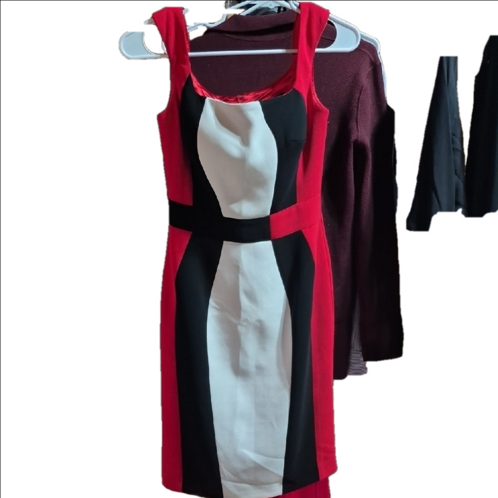 Chic Red and Black Colorblock Dress